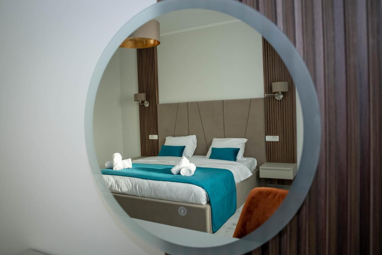 Unique Garden Hotel Brăila Екстериор снимка