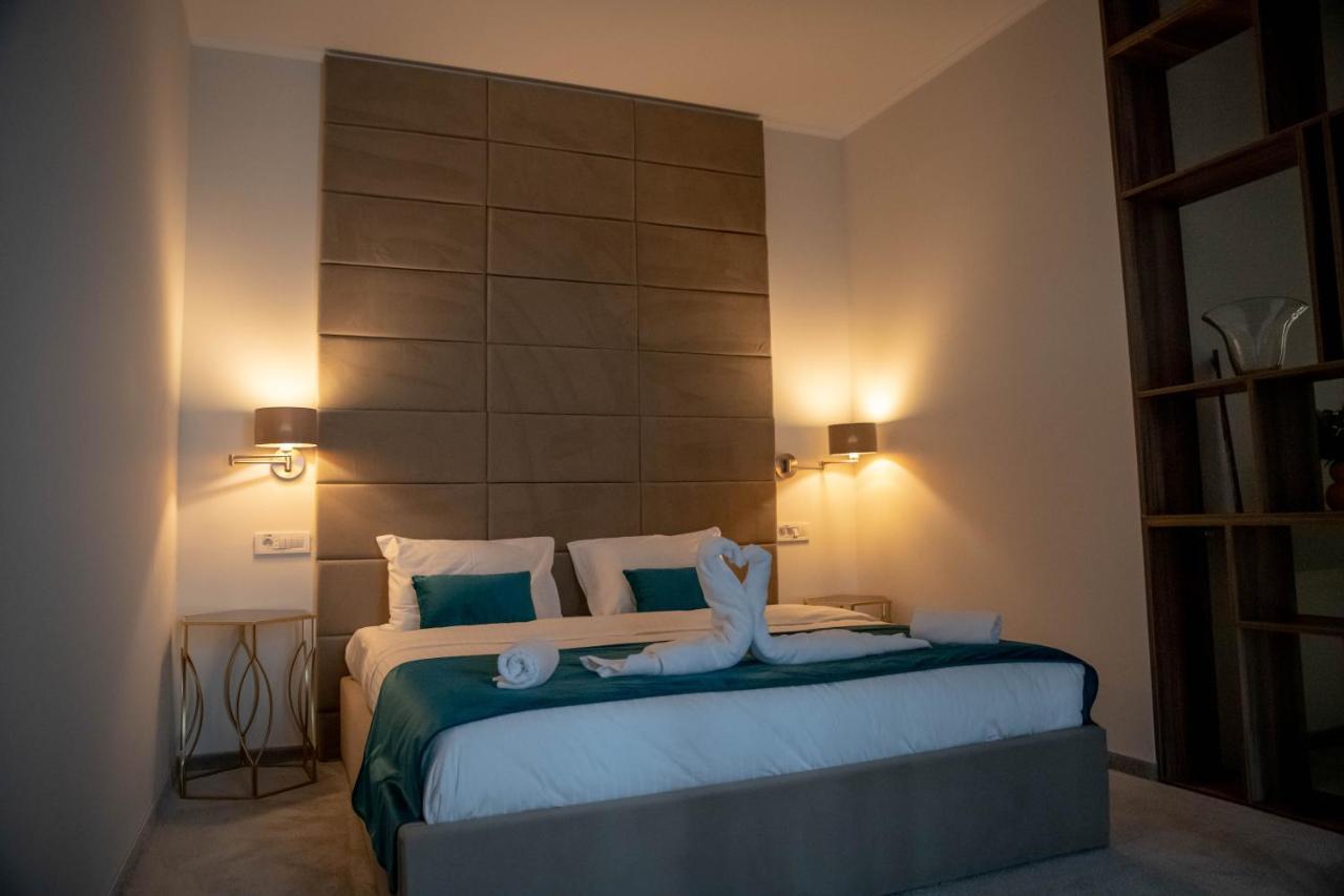Unique Garden Hotel Brăila Екстериор снимка