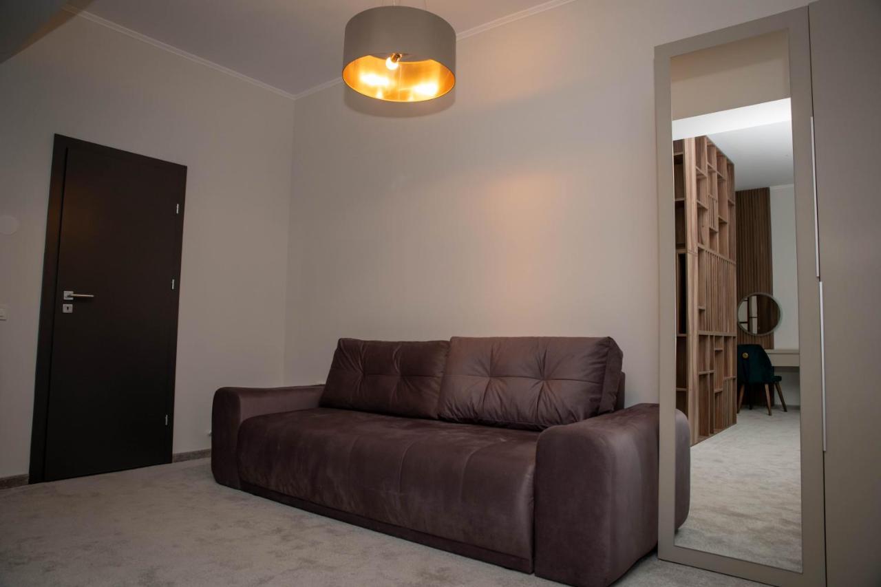 Unique Garden Hotel Brăila Екстериор снимка