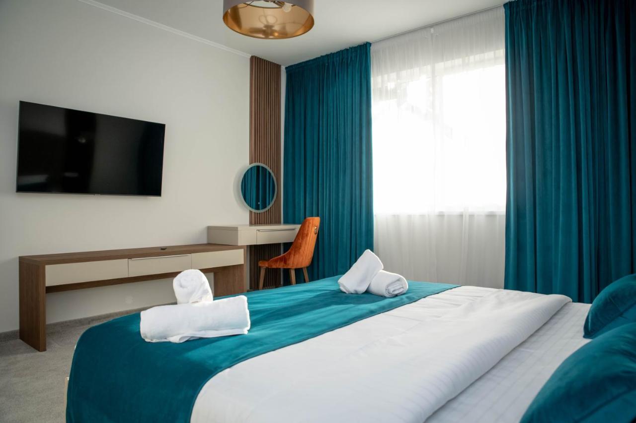 Unique Garden Hotel Brăila Екстериор снимка