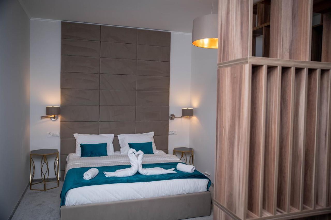 Unique Garden Hotel Brăila Екстериор снимка