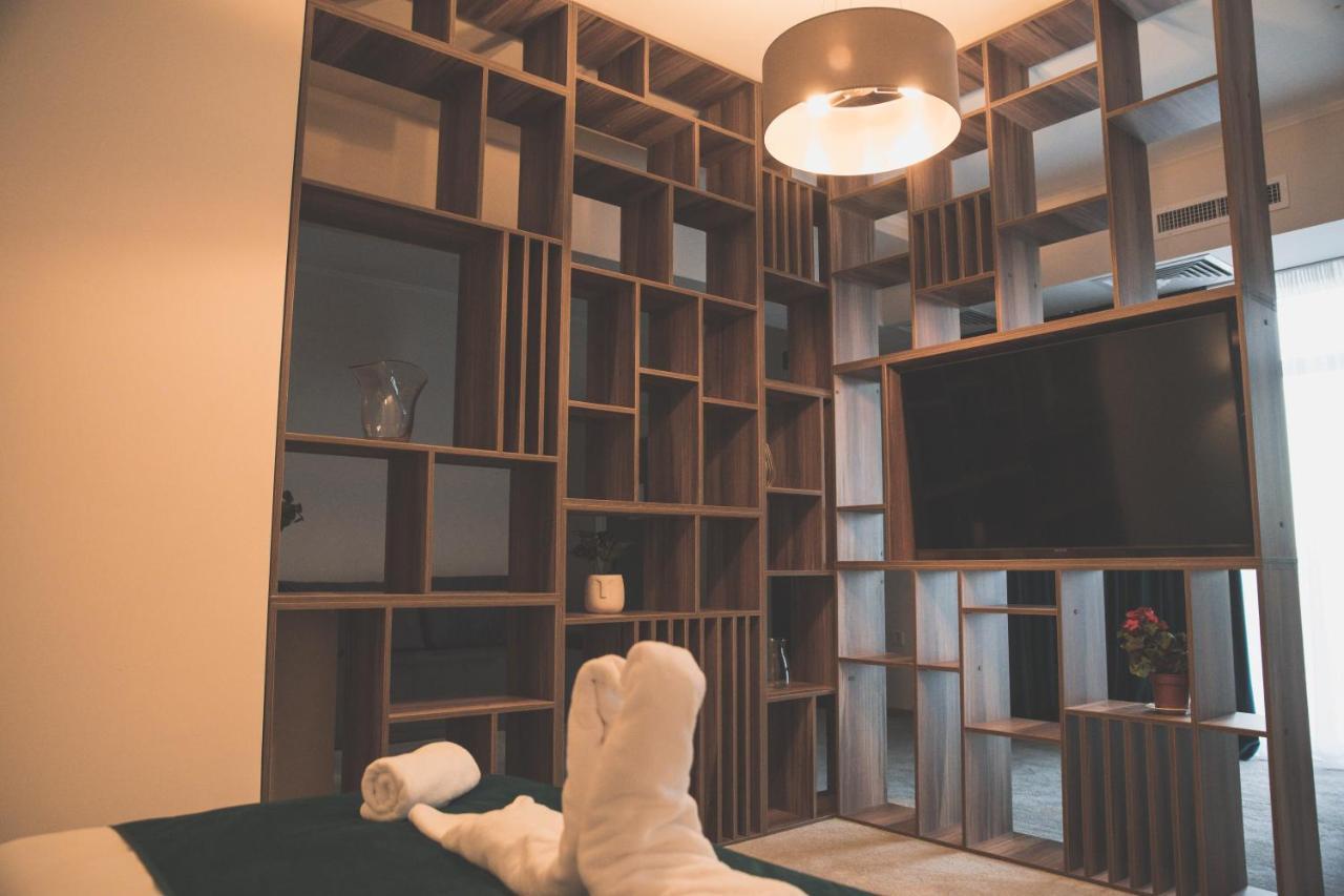 Unique Garden Hotel Brăila Екстериор снимка